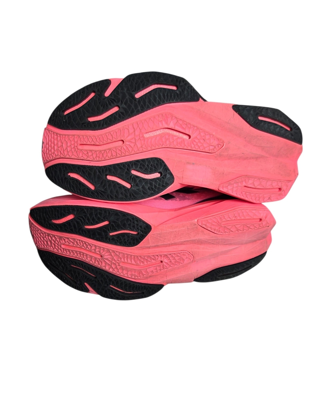 New Balance FuelCell Rebel v4 running shoes in the vibrant Ultra Pink 8.5 - Picture 5 of 9